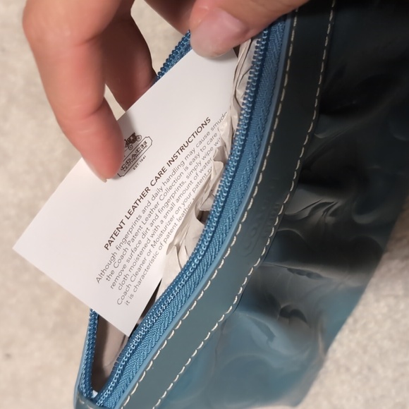 COACH • wristlet (NEW with TAGS) - Picture 7 of 11